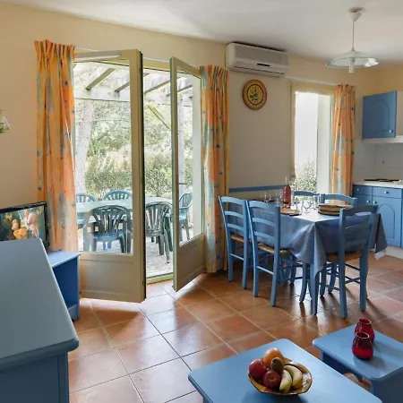 Provencal-style Maisonette With Communal Pool 別荘 Gaujac