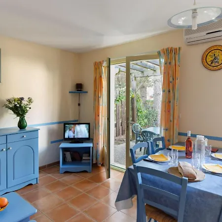 Provencal-style Maisonette With Communal Pool Holiday home *