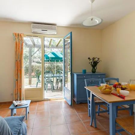 Provencal-style Maisonette With Communal Pool 別荘 Gaujac
