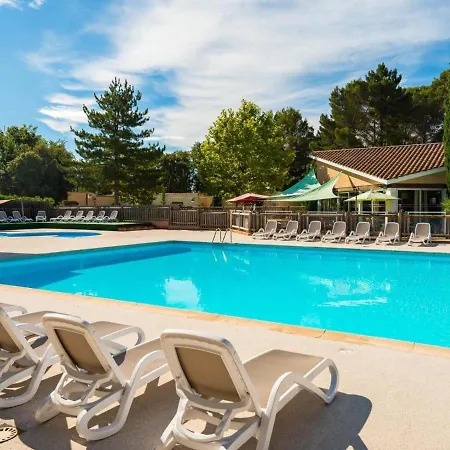 別荘 Provencal-style Maisonette With Communal Pool Gaujac